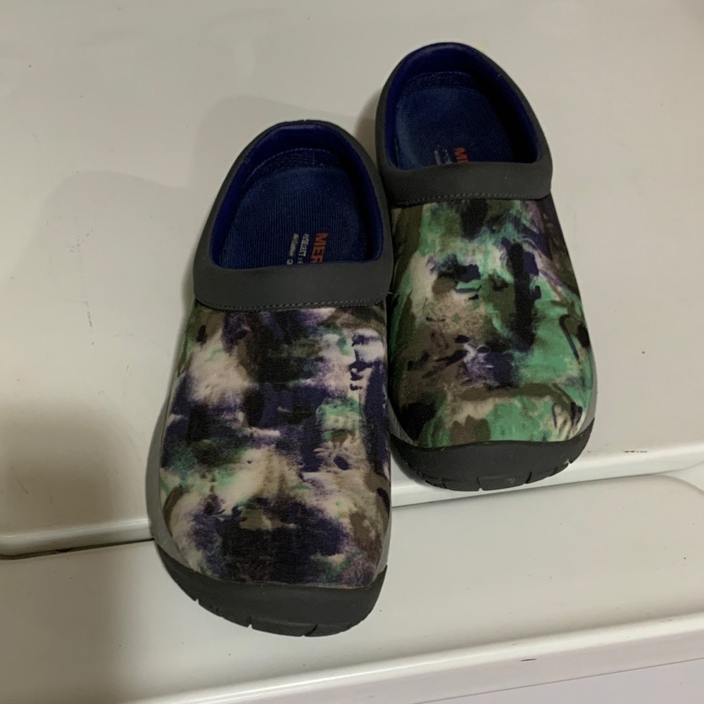 Merrell Multicolor Slip-On Clogs - Picture 10 of 10